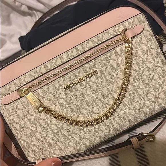 michael kors purse - Picture 2 of 2